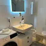 Moderne Mit Waldflair Und Kaffeegenuss דירה *