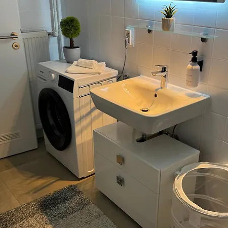 Moderne Mit Waldflair Und Kaffeegenuss *