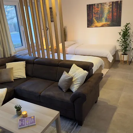 Moderne Mit Waldflair Und Kaffeegenuss *